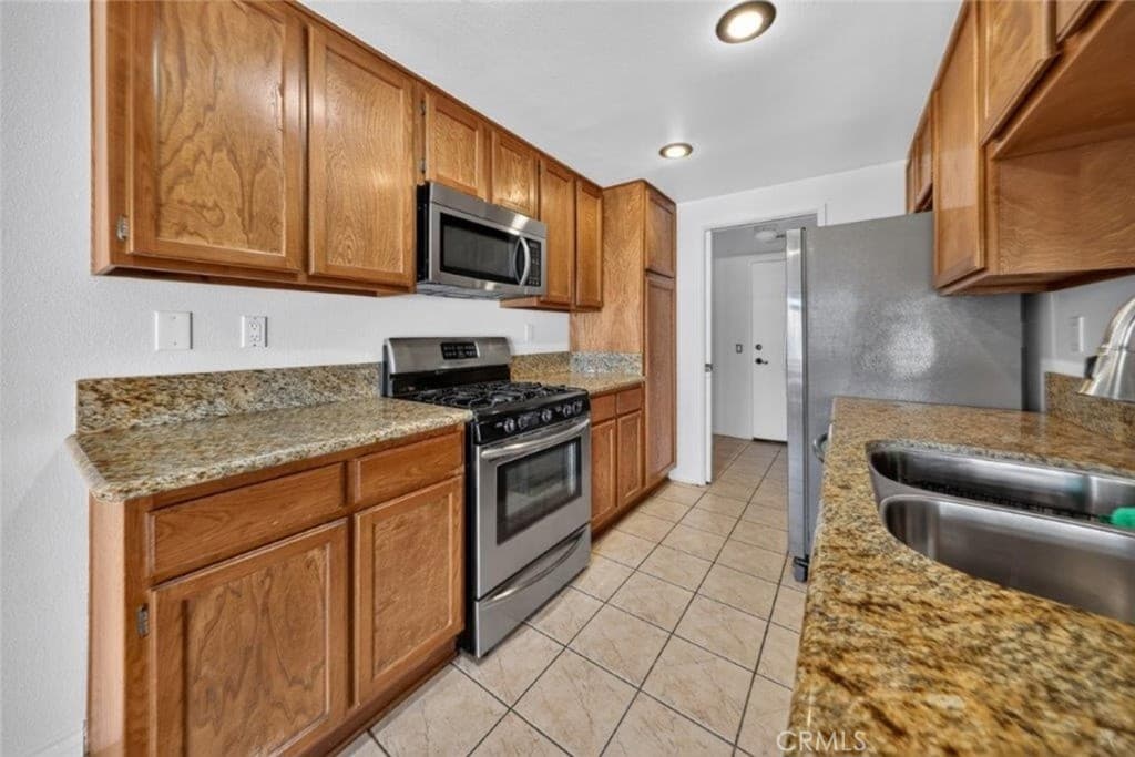 Condo at 1239 Glenview Lane, Glendora — photo 10 of 12