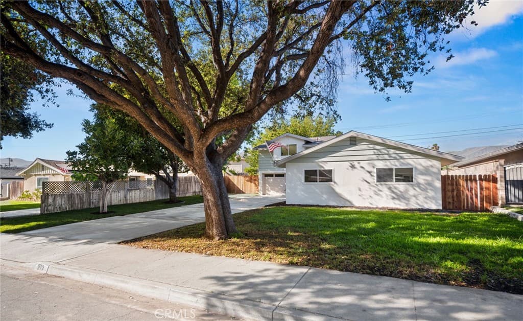 Home at 919 Majella Avenue, La Verne — photo 4 of 12
