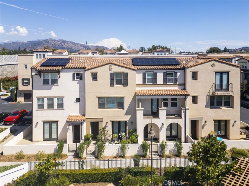 Condo at 553 W Foothill Boulevard 130, Glendora — photo 3 of 12
