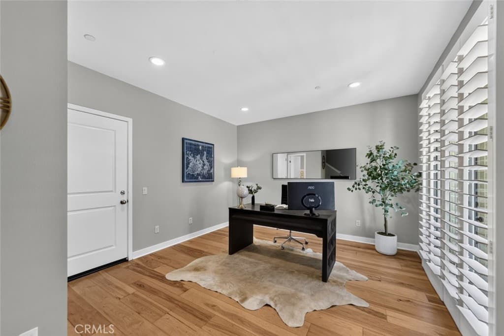 Condo at 553 W Foothill Boulevard 130, Glendora — photo 4 of 12
