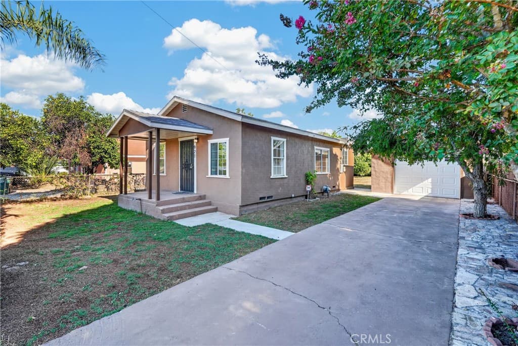 Home at 921 W Grand, Pomona — photo 1 of 12