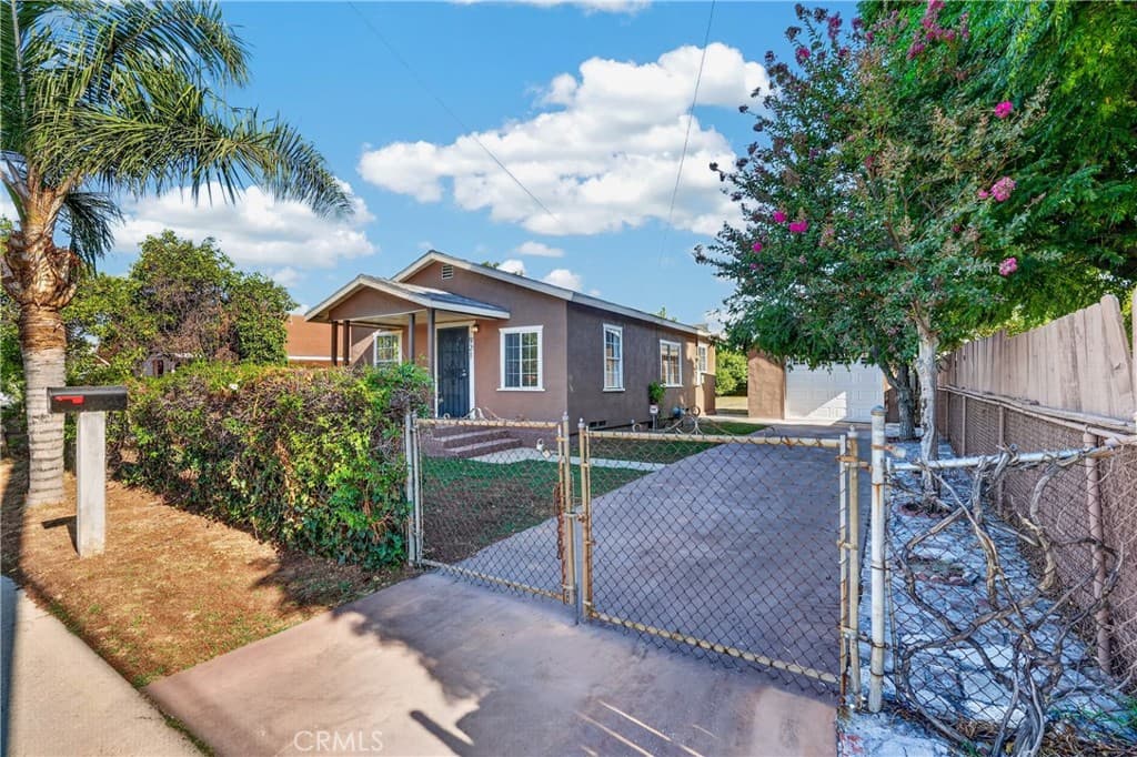 Home at 921 W Grand, Pomona — photo 2 of 12