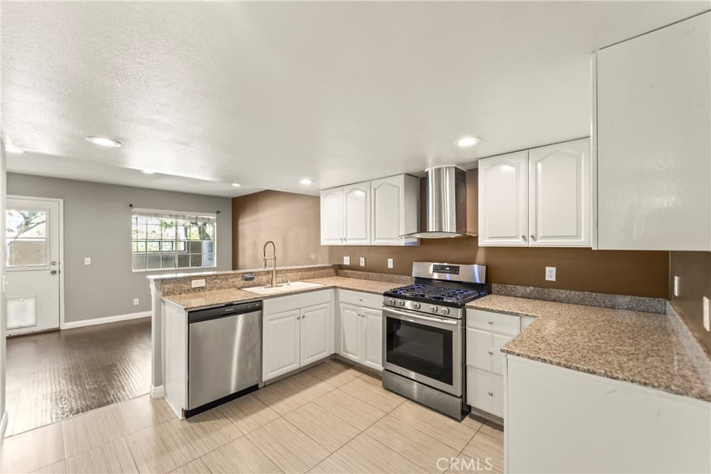 Townhouse at 607 Wild Rose, San Dimas — photo 11 of 12