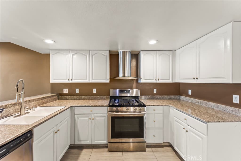 Townhouse at 607 Wild Rose, San Dimas — photo 12 of 12