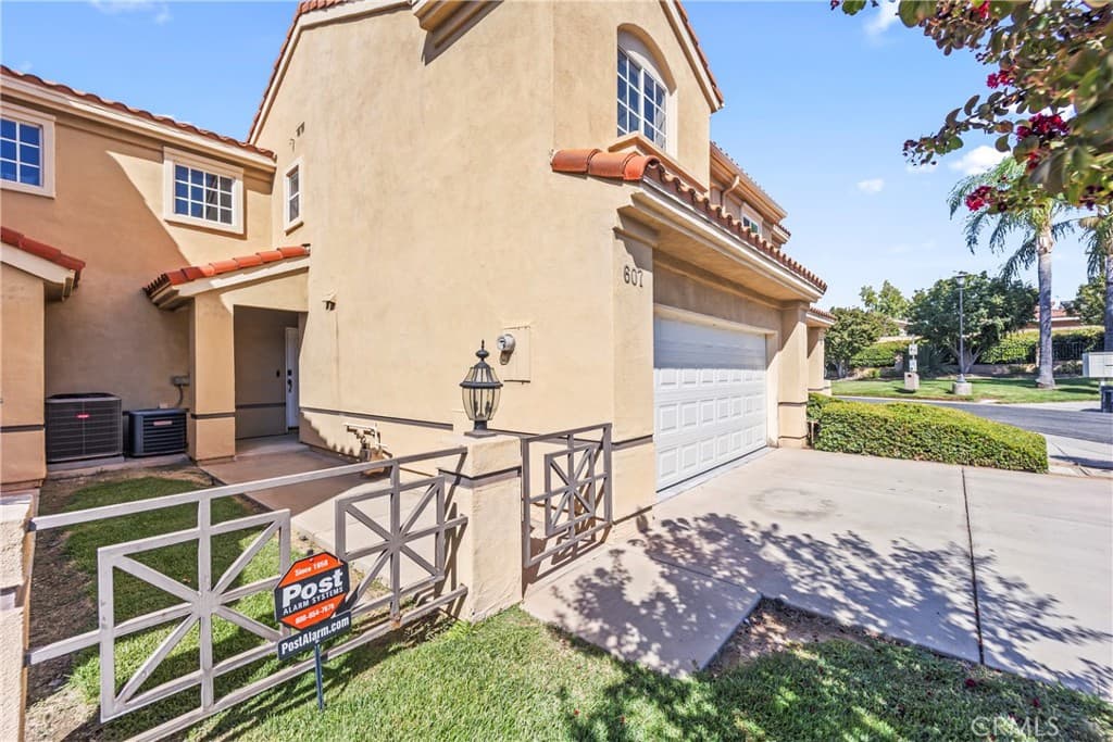 Townhouse at 607 Wild Rose, San Dimas — photo 5 of 12