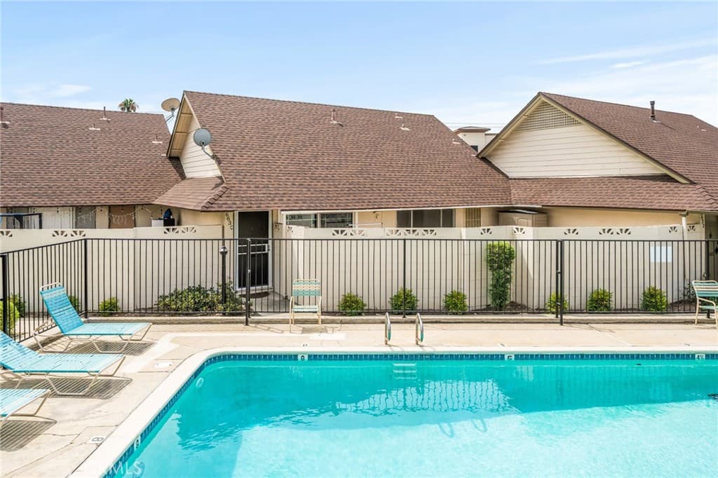 Home at 663 S Indian Hill Boulevard C, Claremont — photo 2 of 12