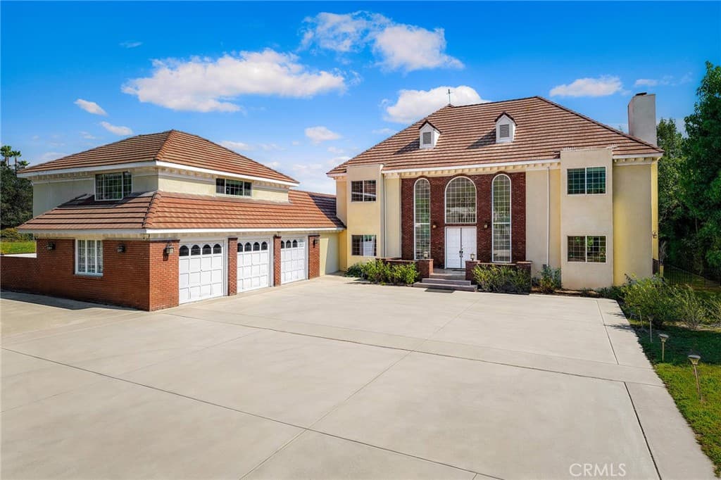 Home at 648 Pomello Drive, Claremont — photo 12 of 12