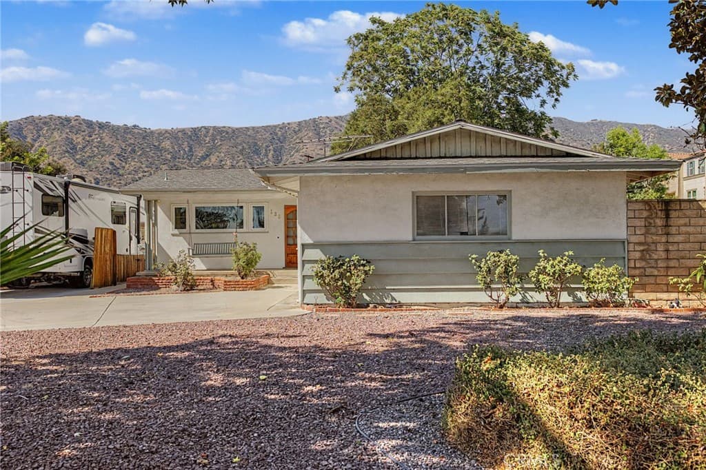 Home at 138 N Vecino Avenue, Glendora — photo 2 of 12