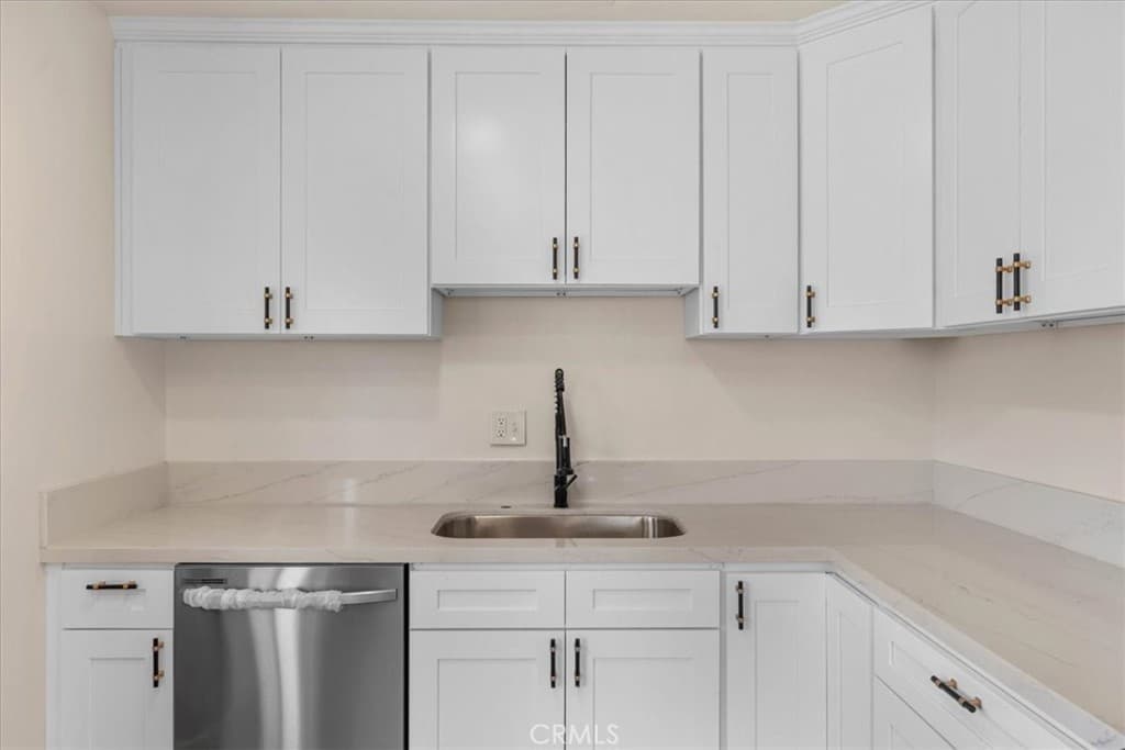 Home at 806 Sunkist Avenue, La Puente — photo 11 of 12