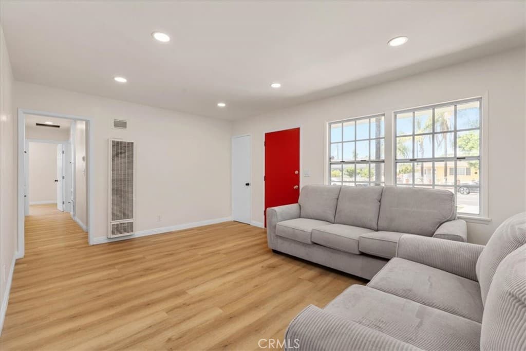 Home at 806 Sunkist Avenue, La Puente — photo 5 of 12
