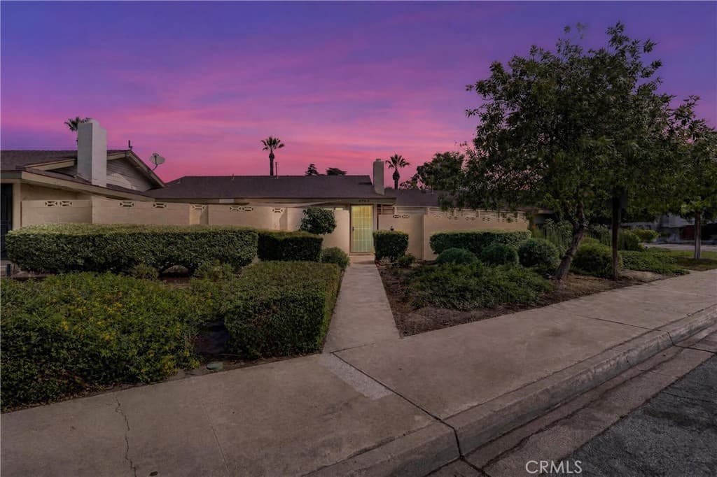 Condo at 679 S Indian Hill B, Claremont — photo 1 of 12