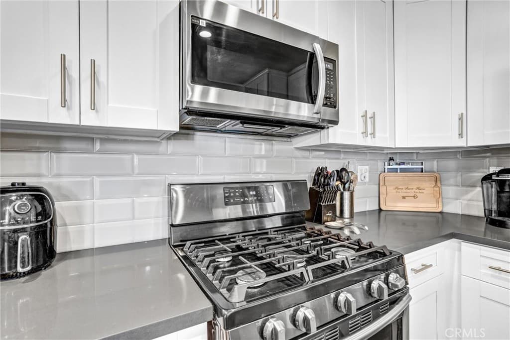 Condo at 679 S Indian Hill B, Claremont — photo 12 of 12