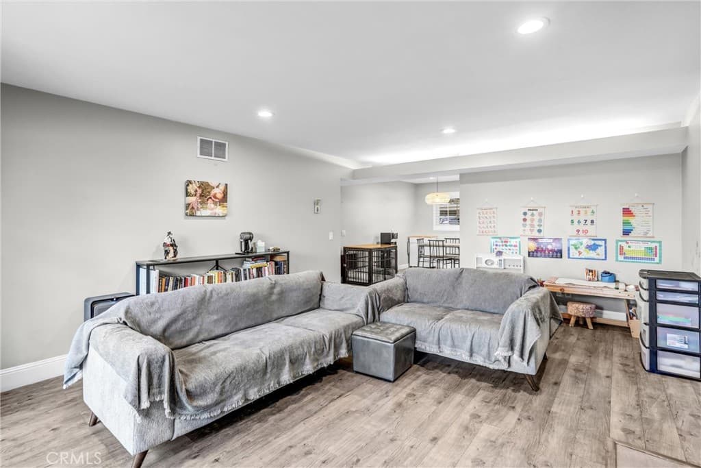 Condo at 679 S Indian Hill B, Claremont — photo 5 of 12