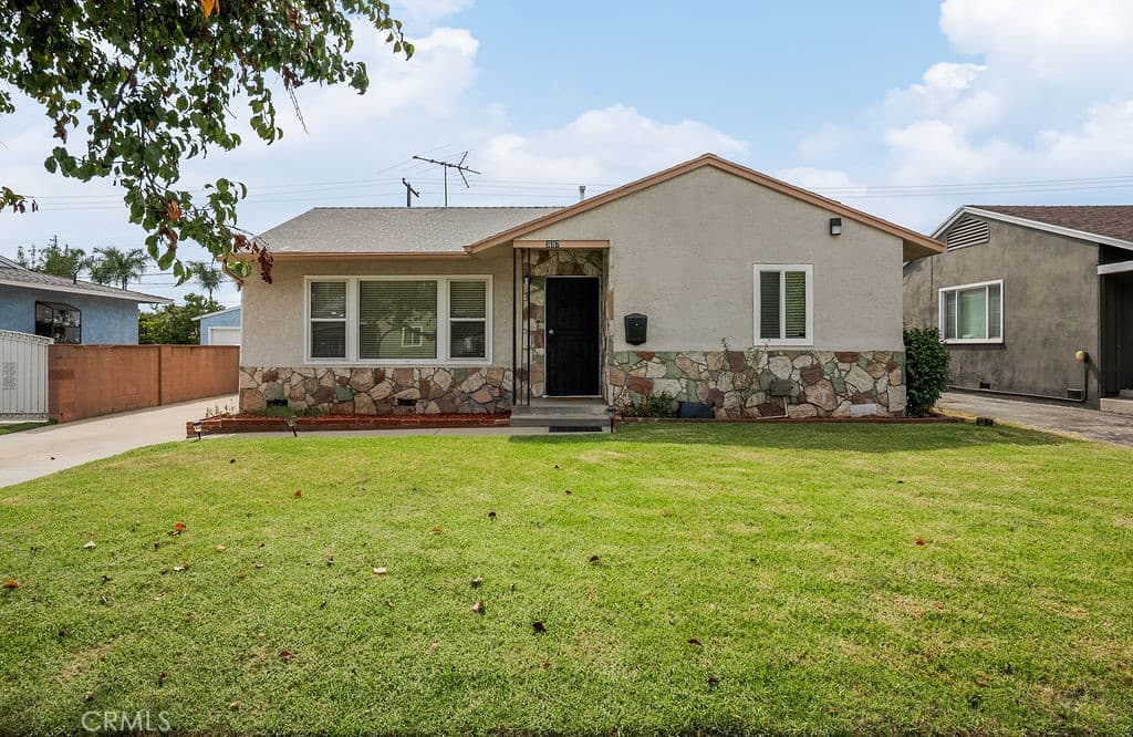Home at 337 S Enid Avenue, Azusa — photo 2 of 12
