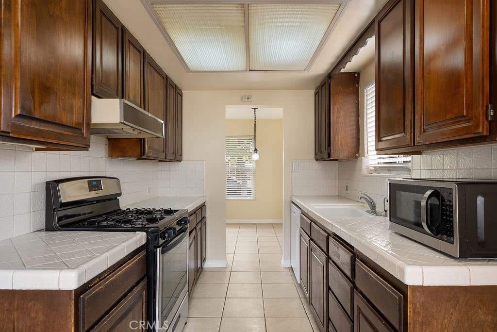 Home at 337 S Enid Avenue, Azusa — photo 10 of 12