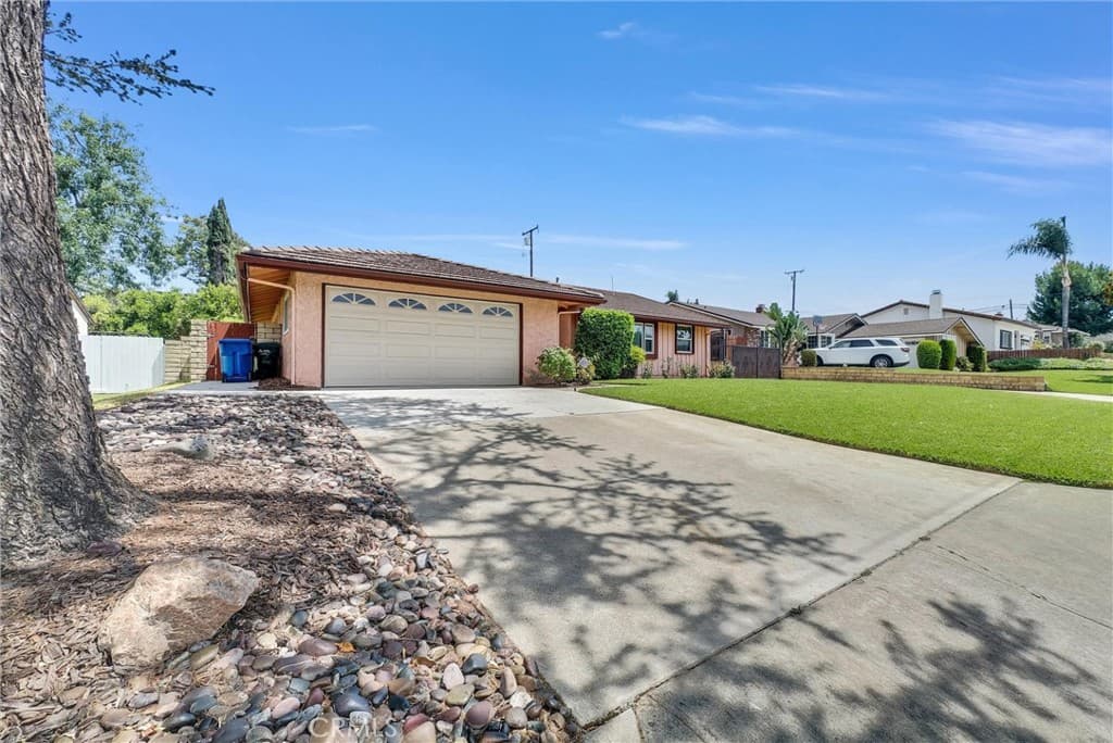 Home at 928 S Shasta, West Covina — photo 2 of 12