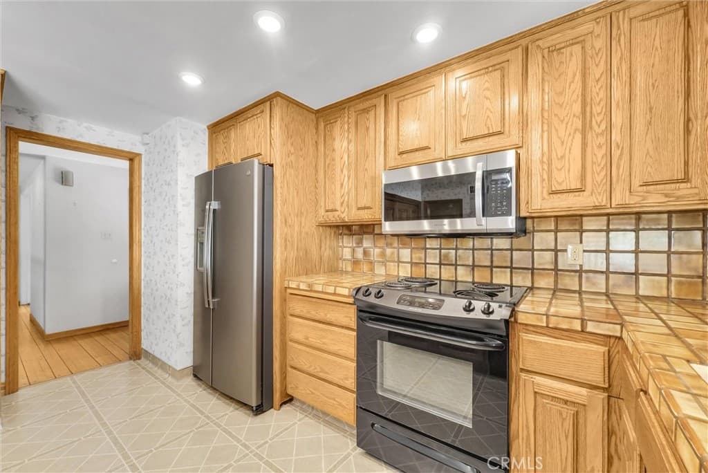 Home at 928 S Shasta, West Covina — photo 9 of 12