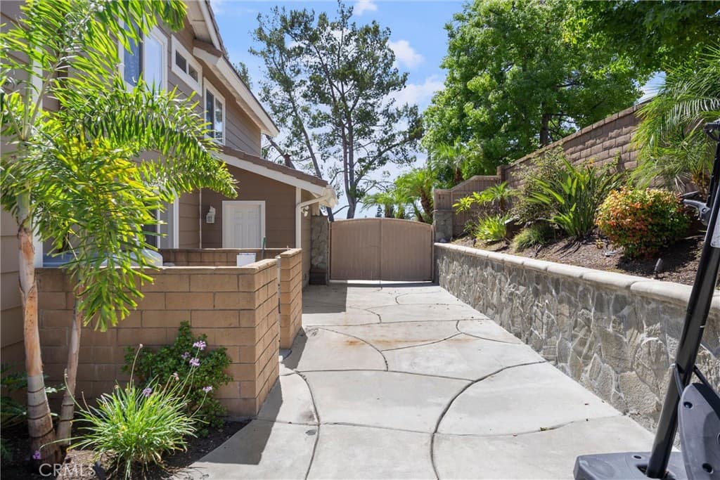 Home at 2026 Paseo Susana, San Dimas — photo 6 of 12