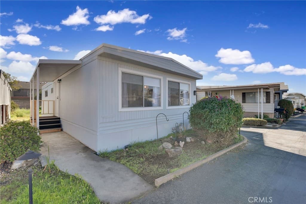 Home at 840 Foothill Boulevard 27, Azusa — photo 1 of 12