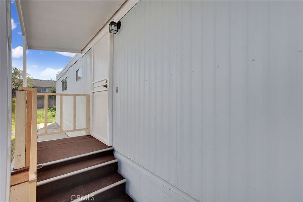 Home at 840 Foothill Boulevard 27, Azusa — photo 3 of 12