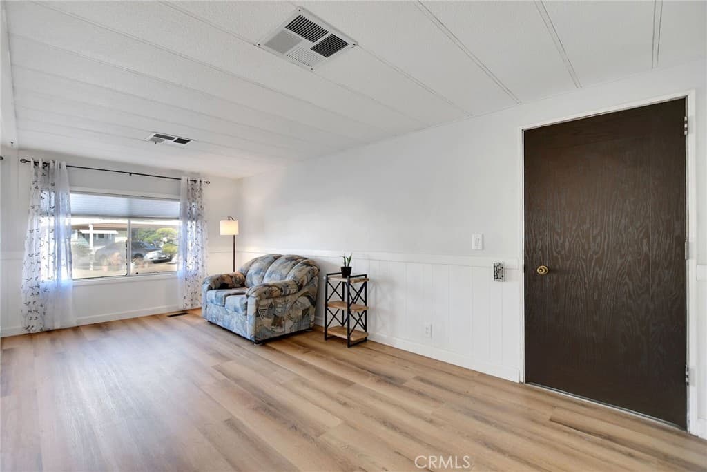 Home at 840 Foothill Boulevard 27, Azusa — photo 4 of 12