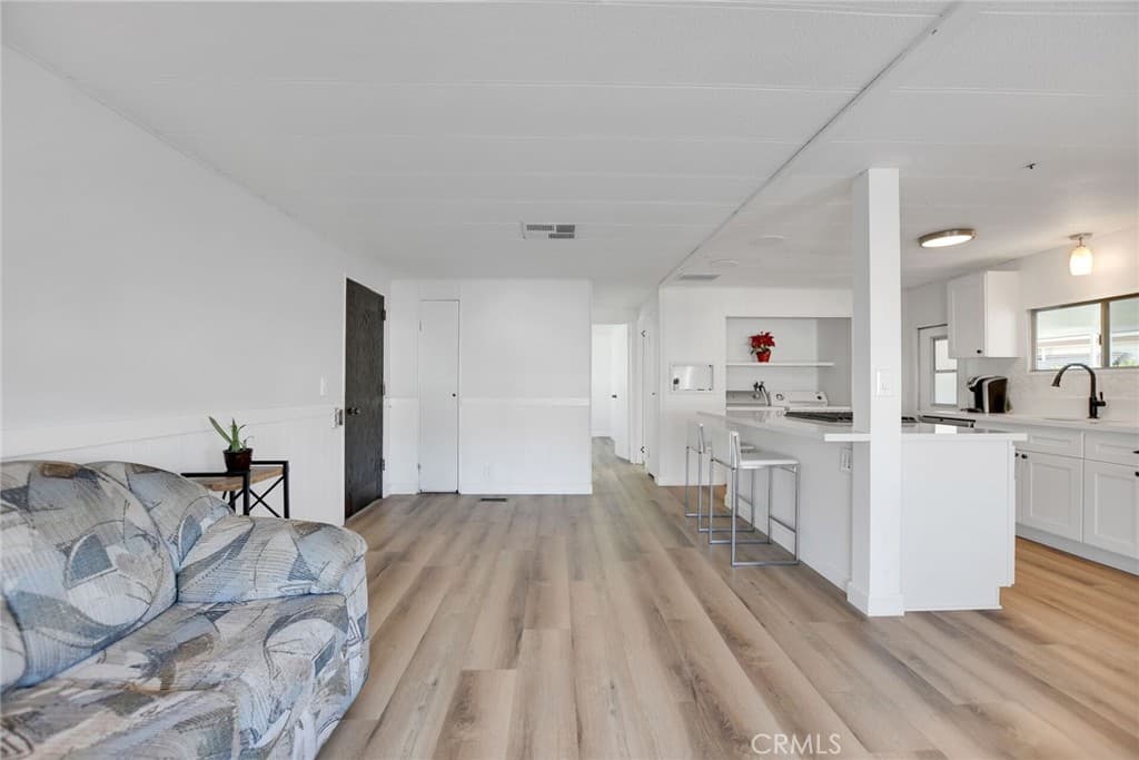 Home at 840 Foothill Boulevard 27, Azusa — photo 6 of 12