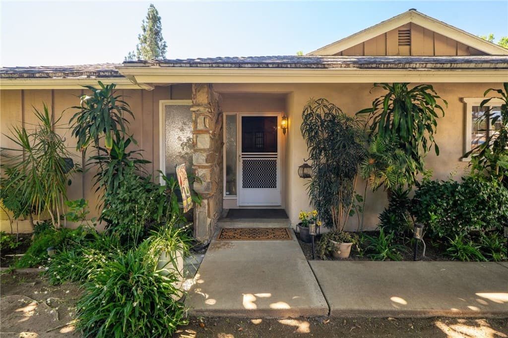 Home at 2549 College Lane, La Verne — photo 2 of 12