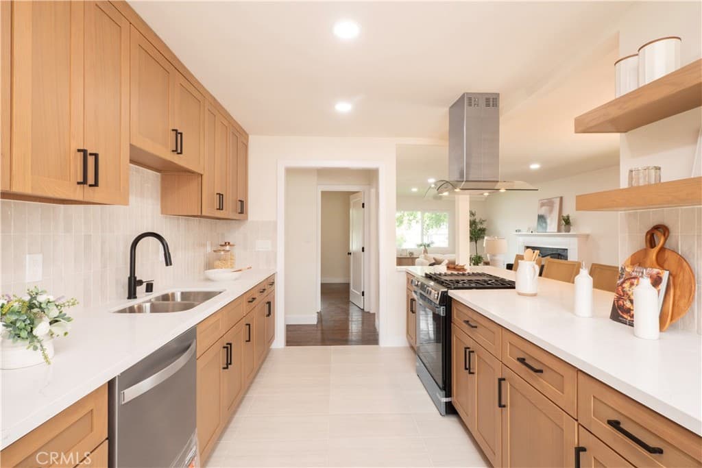 Home at 643 San Bernardino Avenue, Pomona — photo 2 of 12