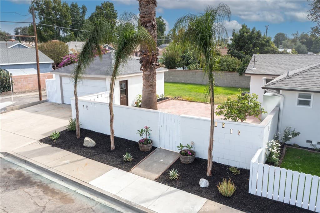 Home at 643 San Bernardino Avenue, Pomona — photo 10 of 12