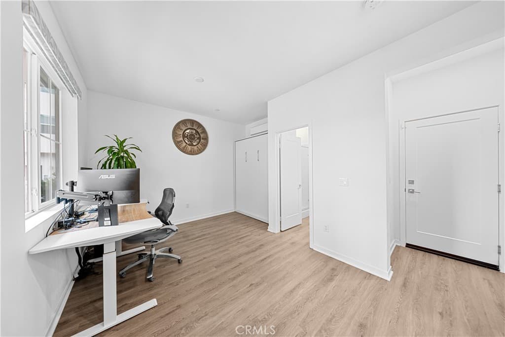 Condo at 667 Lemon Lane, Covina — photo 4 of 12