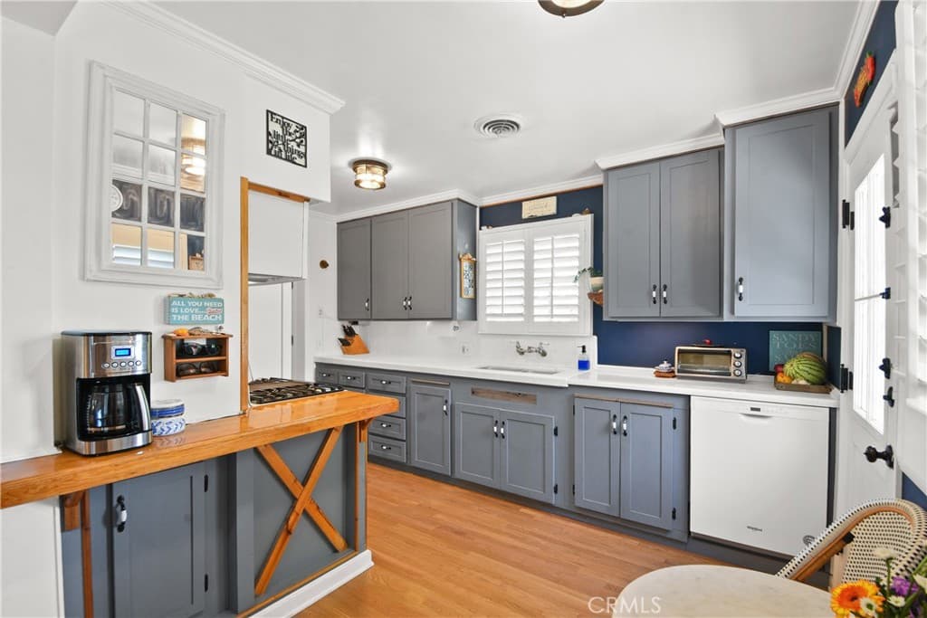 Home at 346 Saint Bonaventure, Claremont — photo 6 of 12