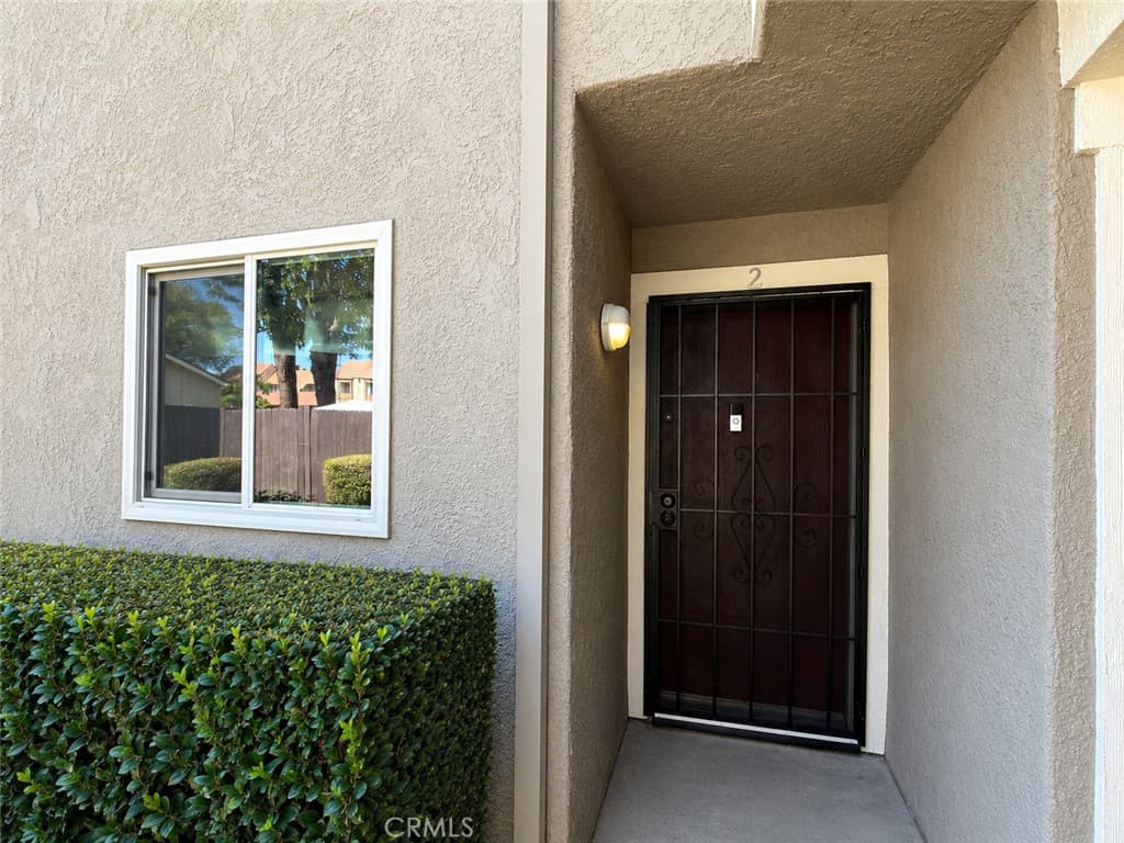 Townhouse at 190 W Grove Street 2, Pomona — photo 1 of 12