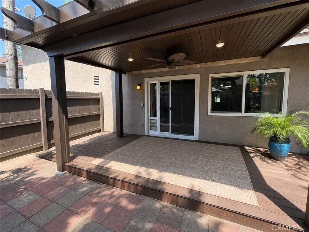 Townhouse at 190 W Grove Street 2, Pomona — photo 11 of 12