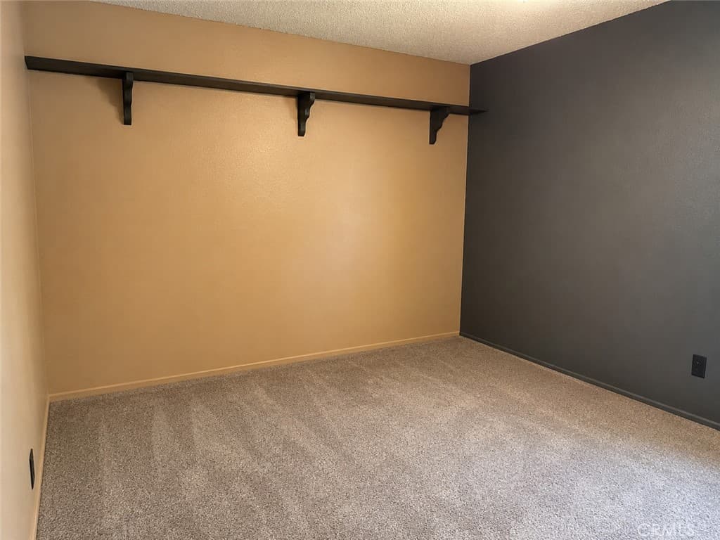 Townhouse at 190 W Grove Street 2, Pomona — photo 10 of 12