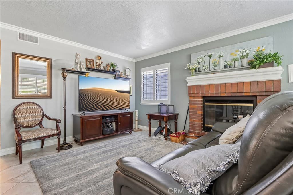 Home at 4914 Calle El Toro, La Verne — photo 10 of 12