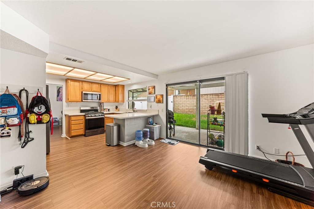 Home at 389 Conestoga Road, San Dimas — photo 3 of 12