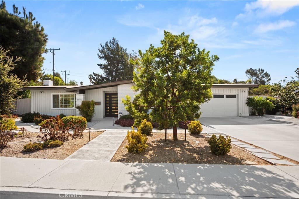 Home at 1686 Longwood Avenue, Claremont — photo 5 of 12