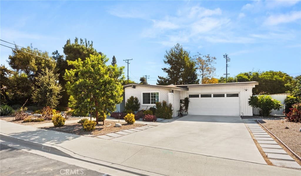 Home at 1686 Longwood Avenue, Claremont — photo 6 of 12