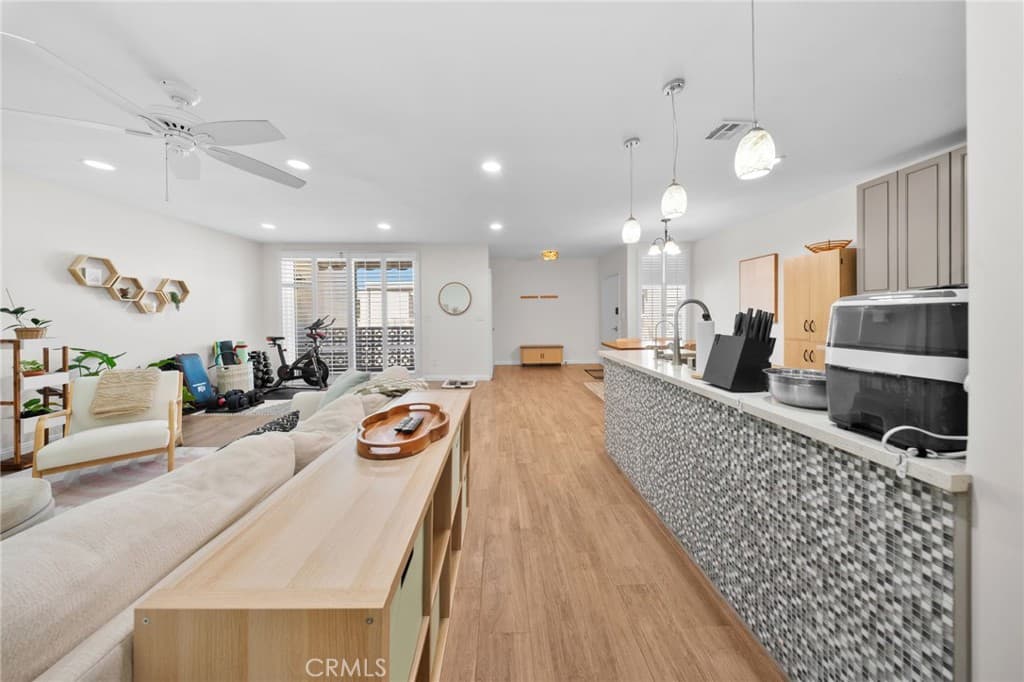 Condo at 1200 W Huntington Drive 19, Arcadia — photo 11 of 12