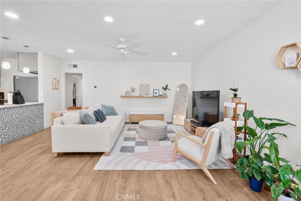 Condo at 1200 W Huntington Drive 19, Arcadia — photo 4 of 12