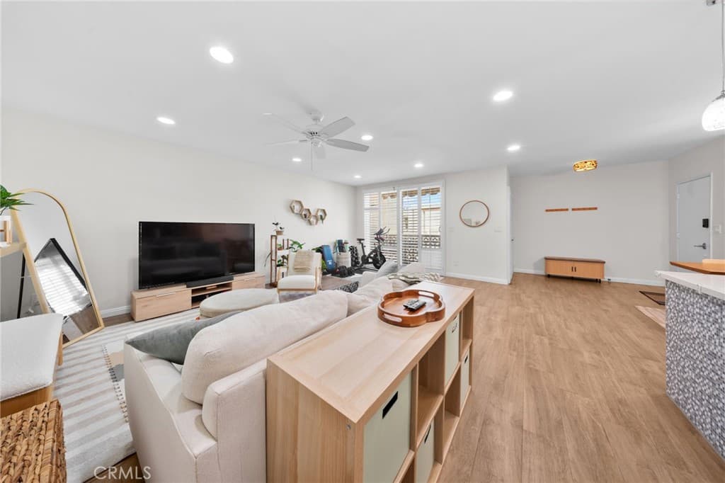 Condo at 1200 W Huntington Drive 19, Arcadia — photo 7 of 12