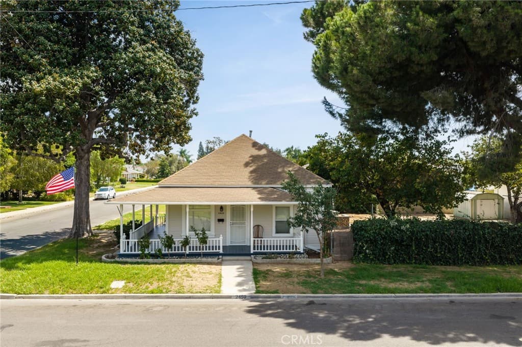 Home at 2450 I, La Verne — photo 2 of 12