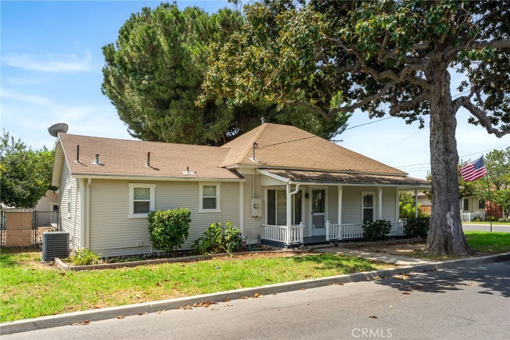 Home at 2450 I, La Verne — photo 11 of 12