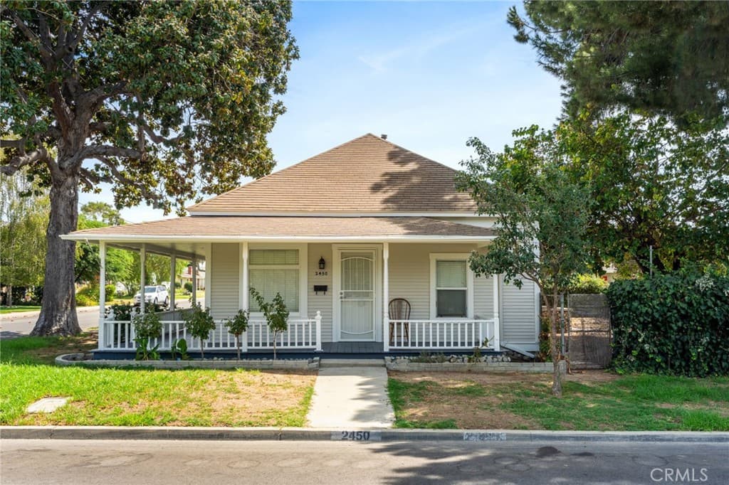 Home at 2450 I, La Verne — photo 4 of 12