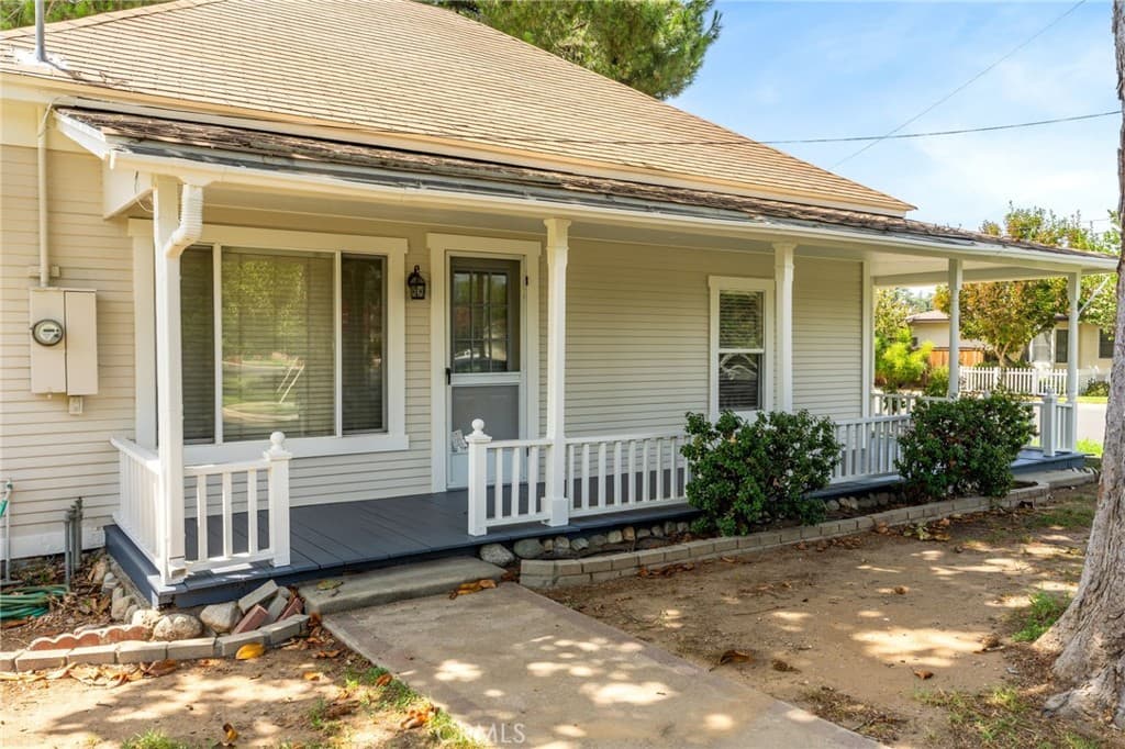 Home at 2450 I, La Verne — photo 9 of 12