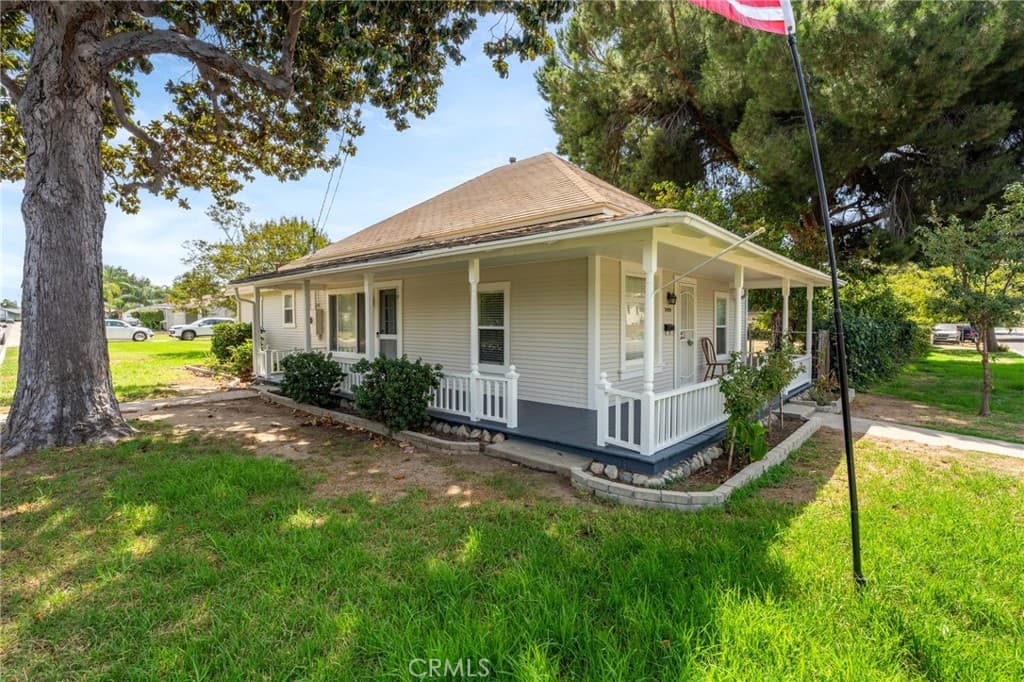 Home at 2450 I, La Verne — photo 10 of 12