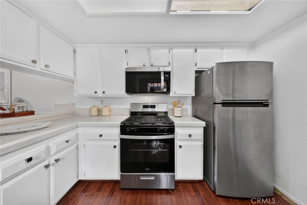 Townhouse at 130 E Via Vaquero, San Dimas — photo 11 of 12