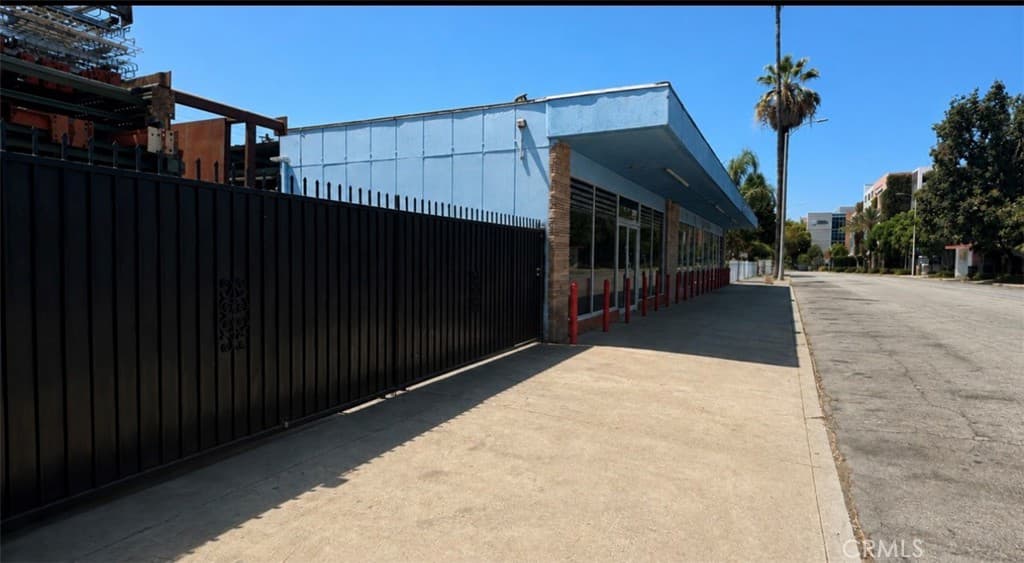 Commercial at 840 E 2nd, Pomona — photo 3 of 6