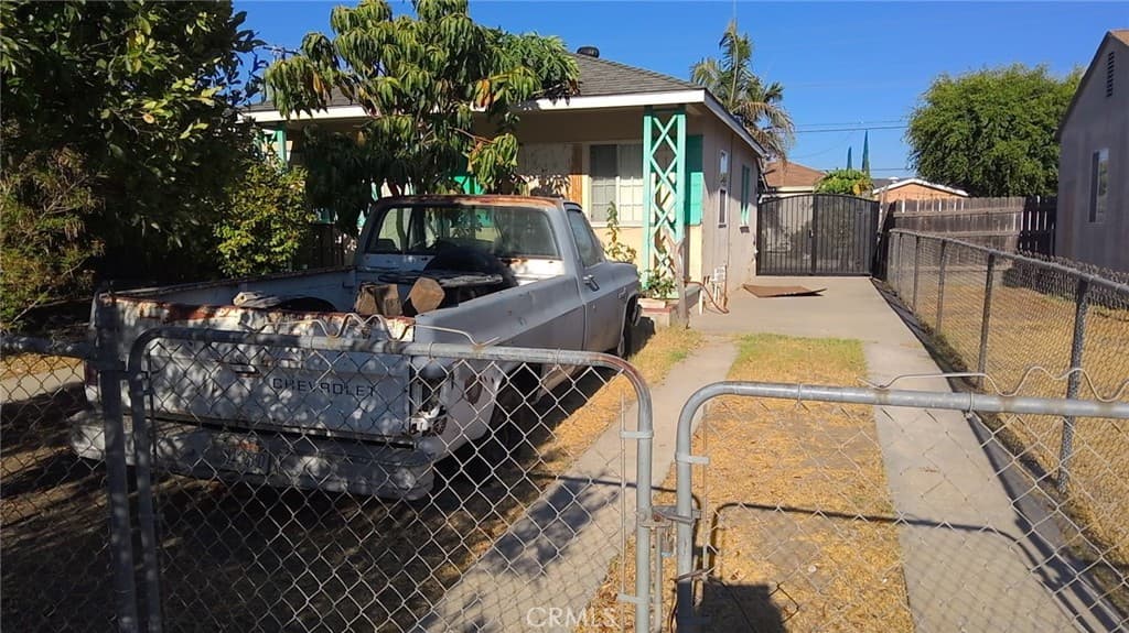 Home at 5028 Wimmer, Baldwin Park — photo 3 of 11