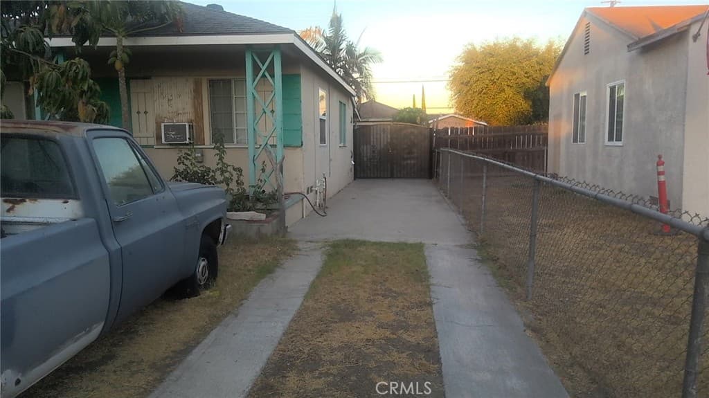 Home at 5028 Wimmer, Baldwin Park — photo 4 of 11